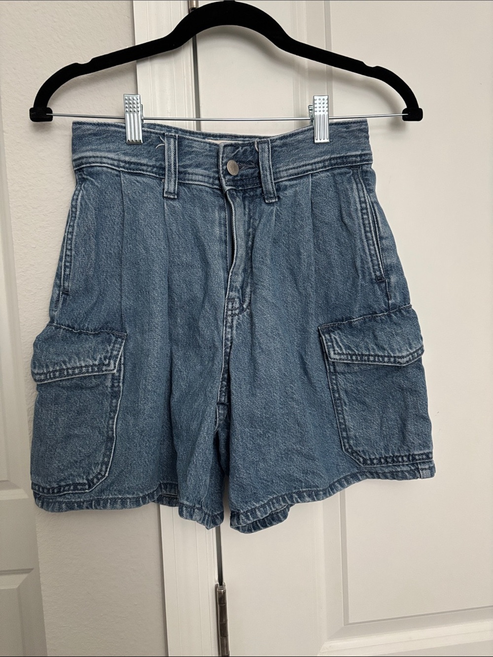 Universal Thread Light Blue Denim Cargo Shorts
